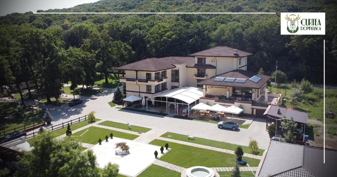 Curtea Domneasca Hotell Vaslui Exteriör bild