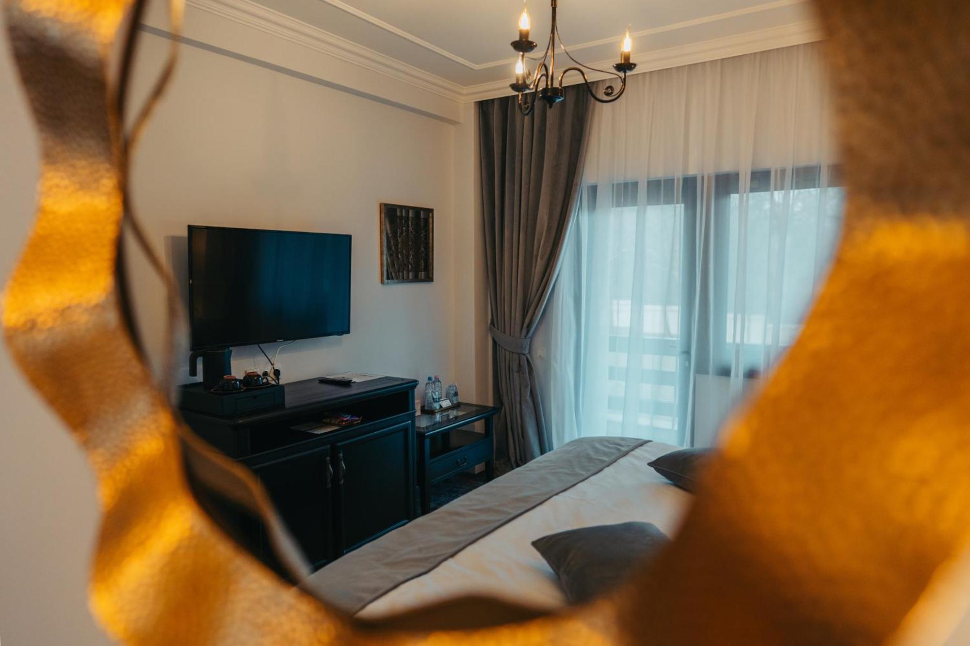 Curtea Domneasca Hotell Vaslui Exteriör bild