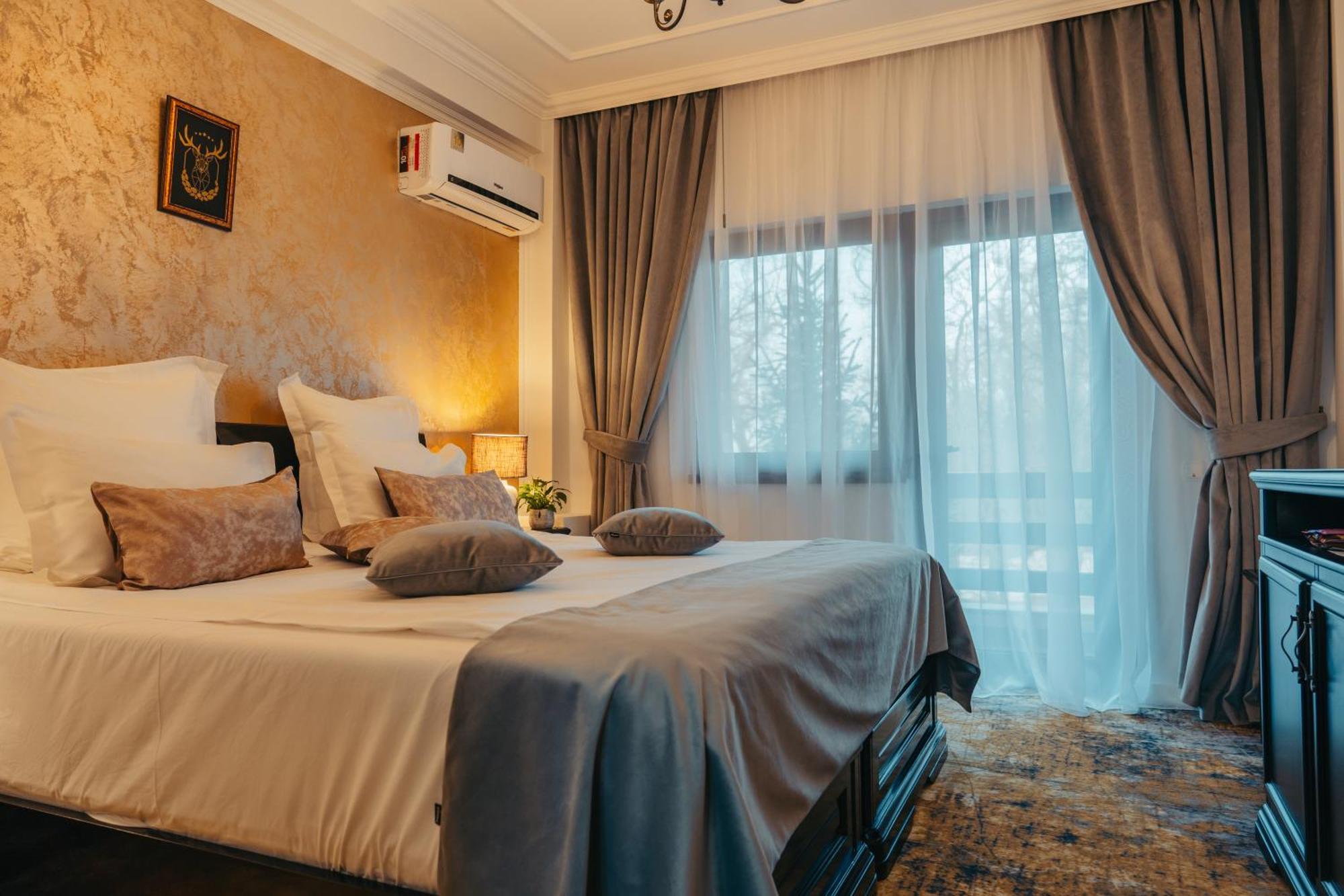 Curtea Domneasca Hotell Vaslui Exteriör bild