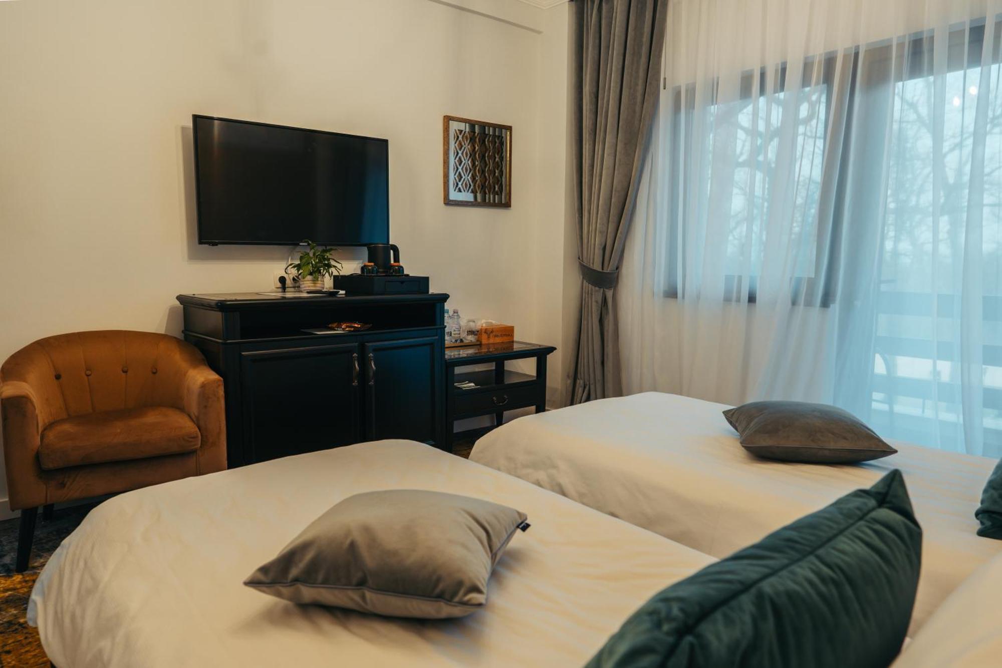 Curtea Domneasca Hotell Vaslui Exteriör bild