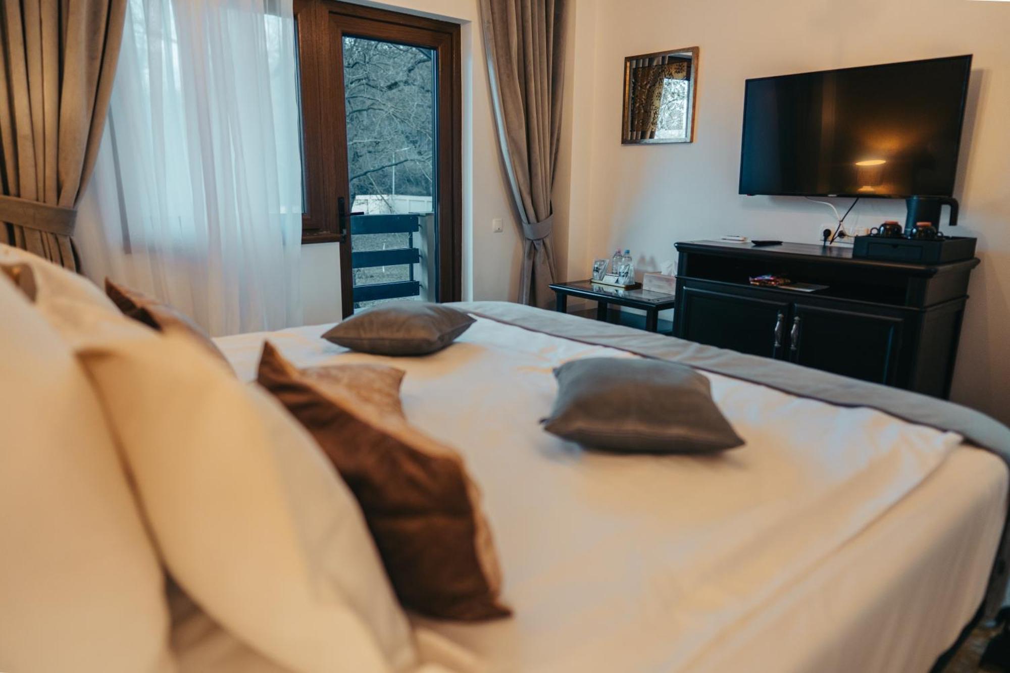 Curtea Domneasca Hotell Vaslui Exteriör bild