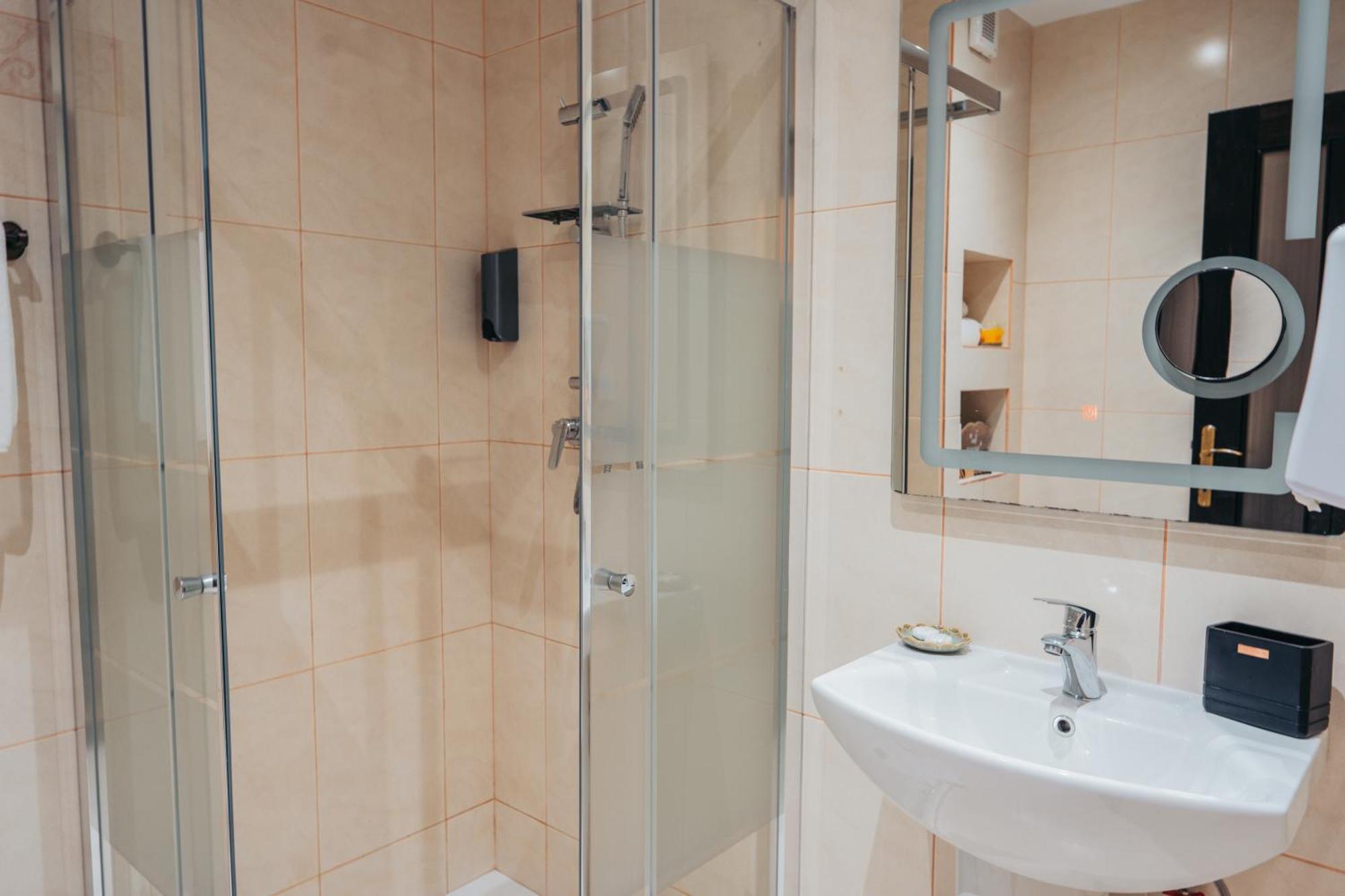Curtea Domneasca Hotell Vaslui Exteriör bild