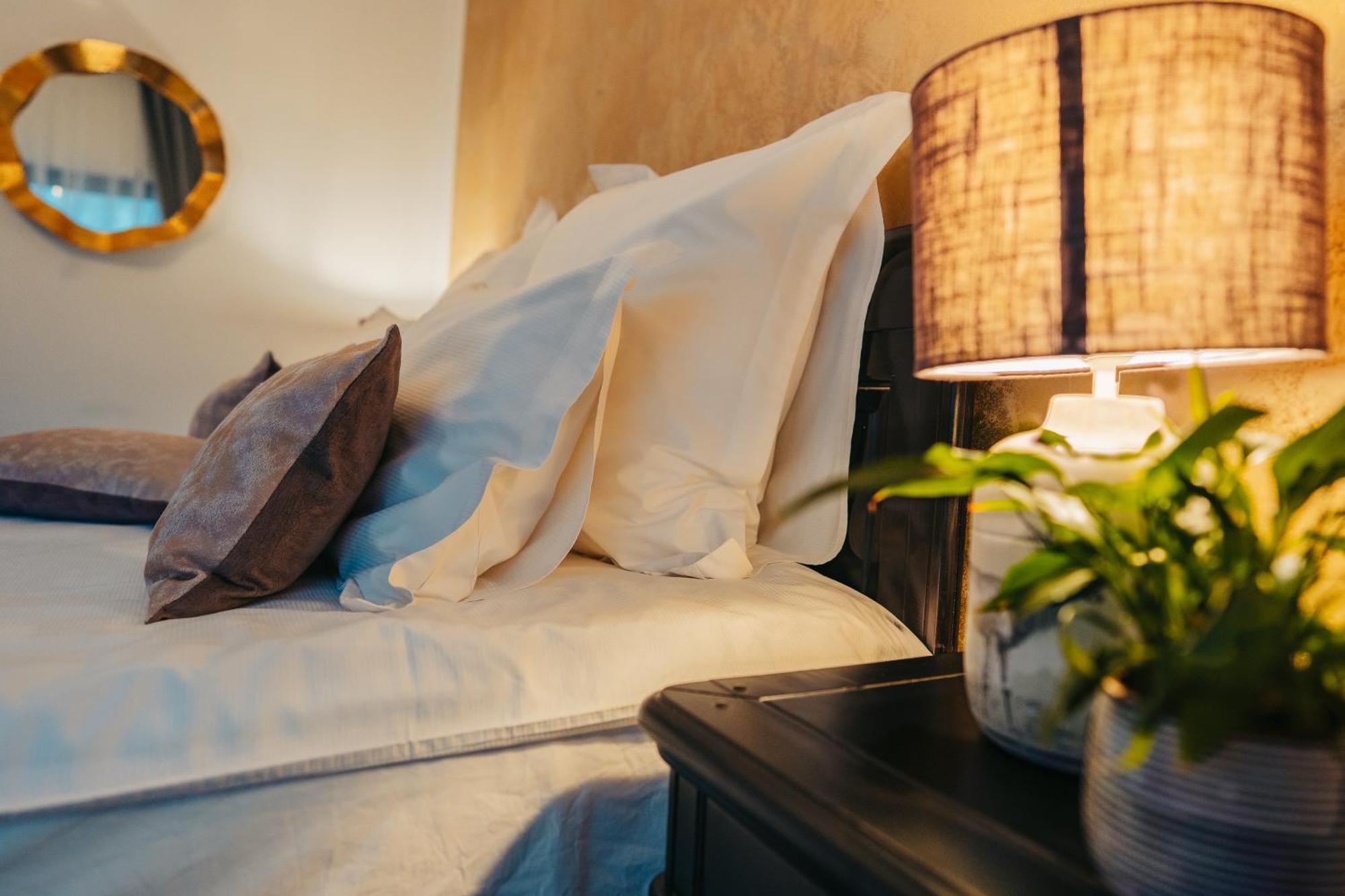 Curtea Domneasca Hotell Vaslui Exteriör bild
