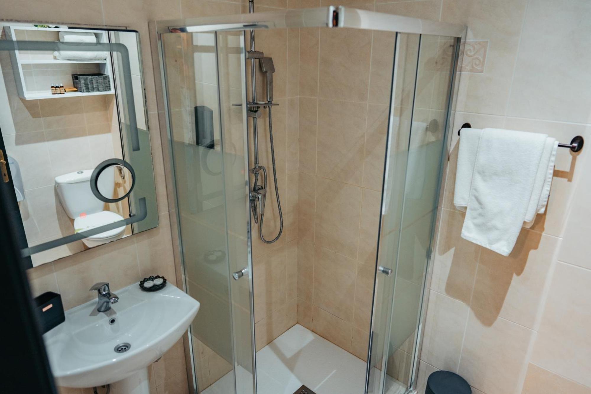 Curtea Domneasca Hotell Vaslui Exteriör bild