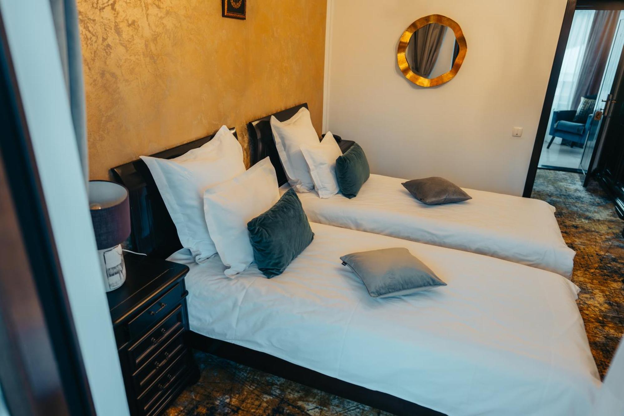 Curtea Domneasca Hotell Vaslui Exteriör bild