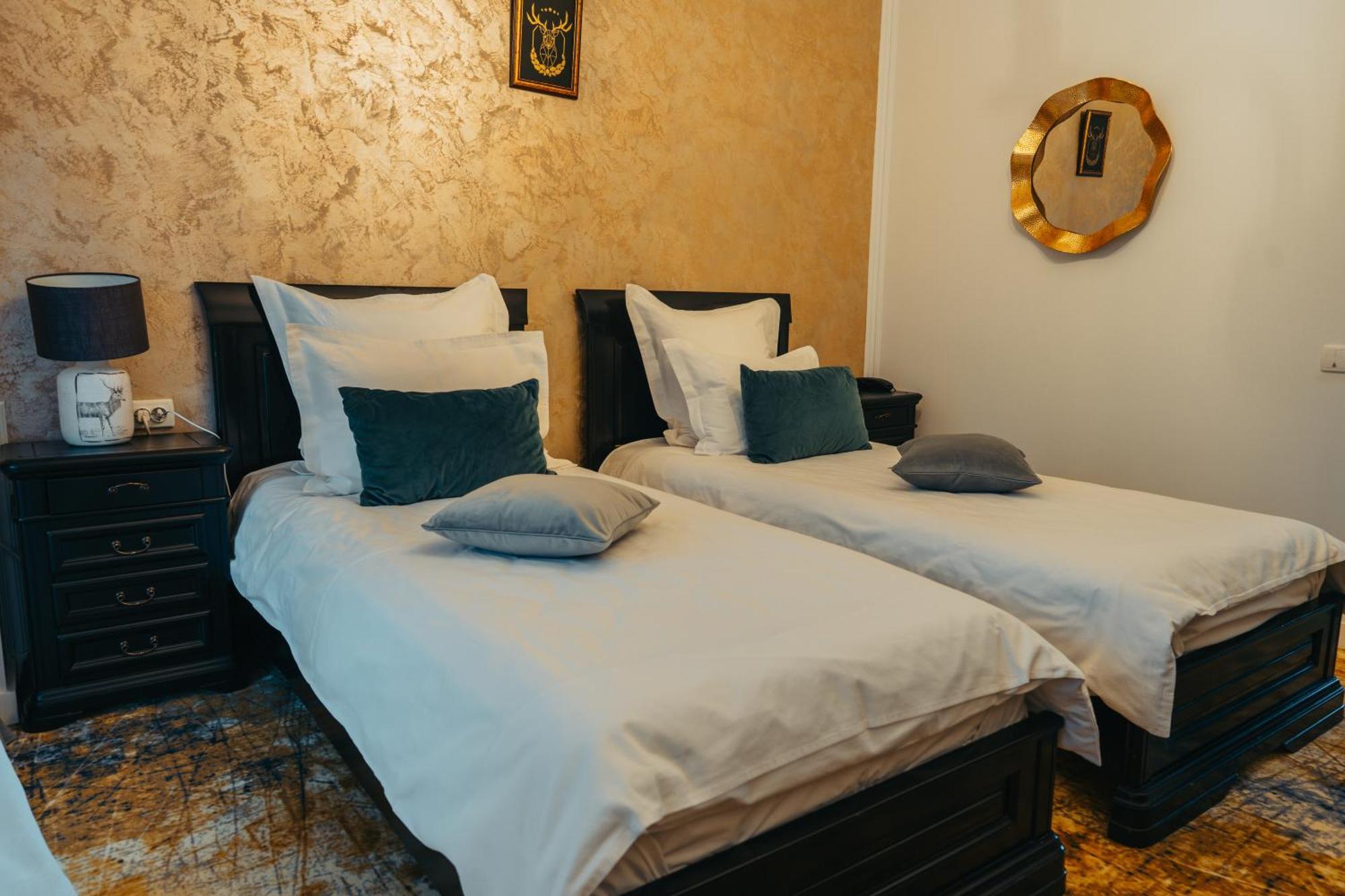 Curtea Domneasca Hotell Vaslui Exteriör bild