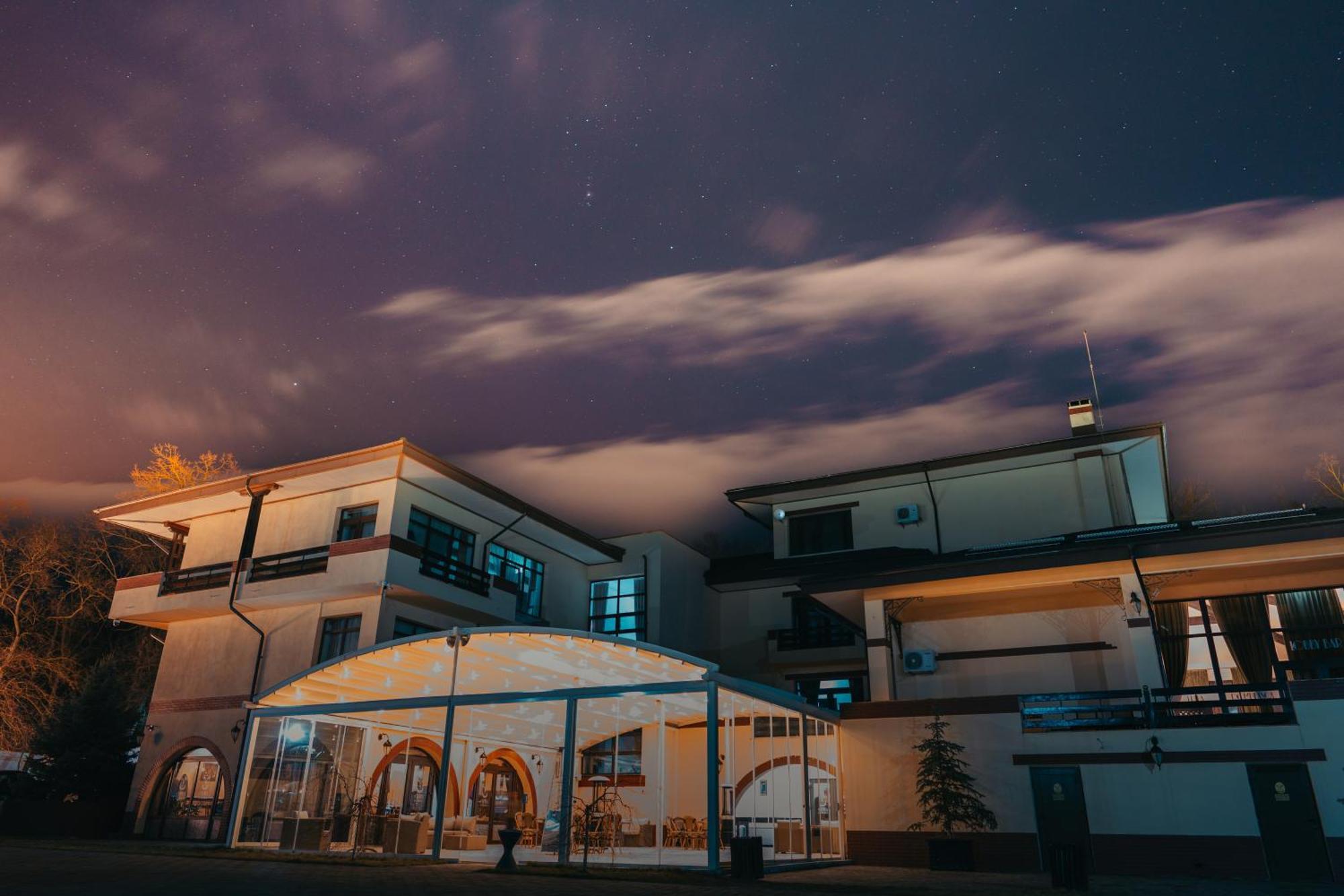 Curtea Domneasca Hotell Vaslui Exteriör bild