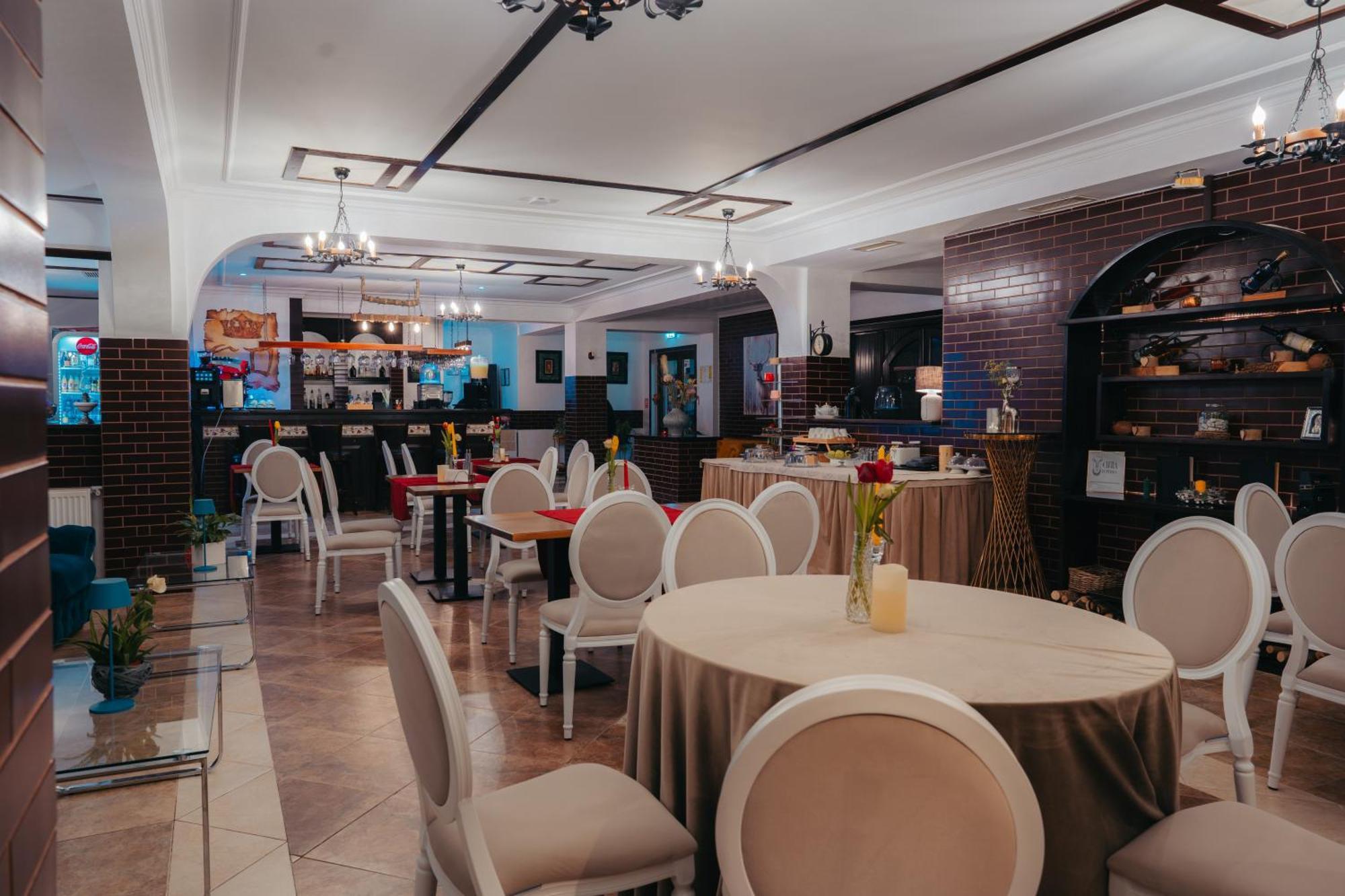 Curtea Domneasca Hotell Vaslui Exteriör bild