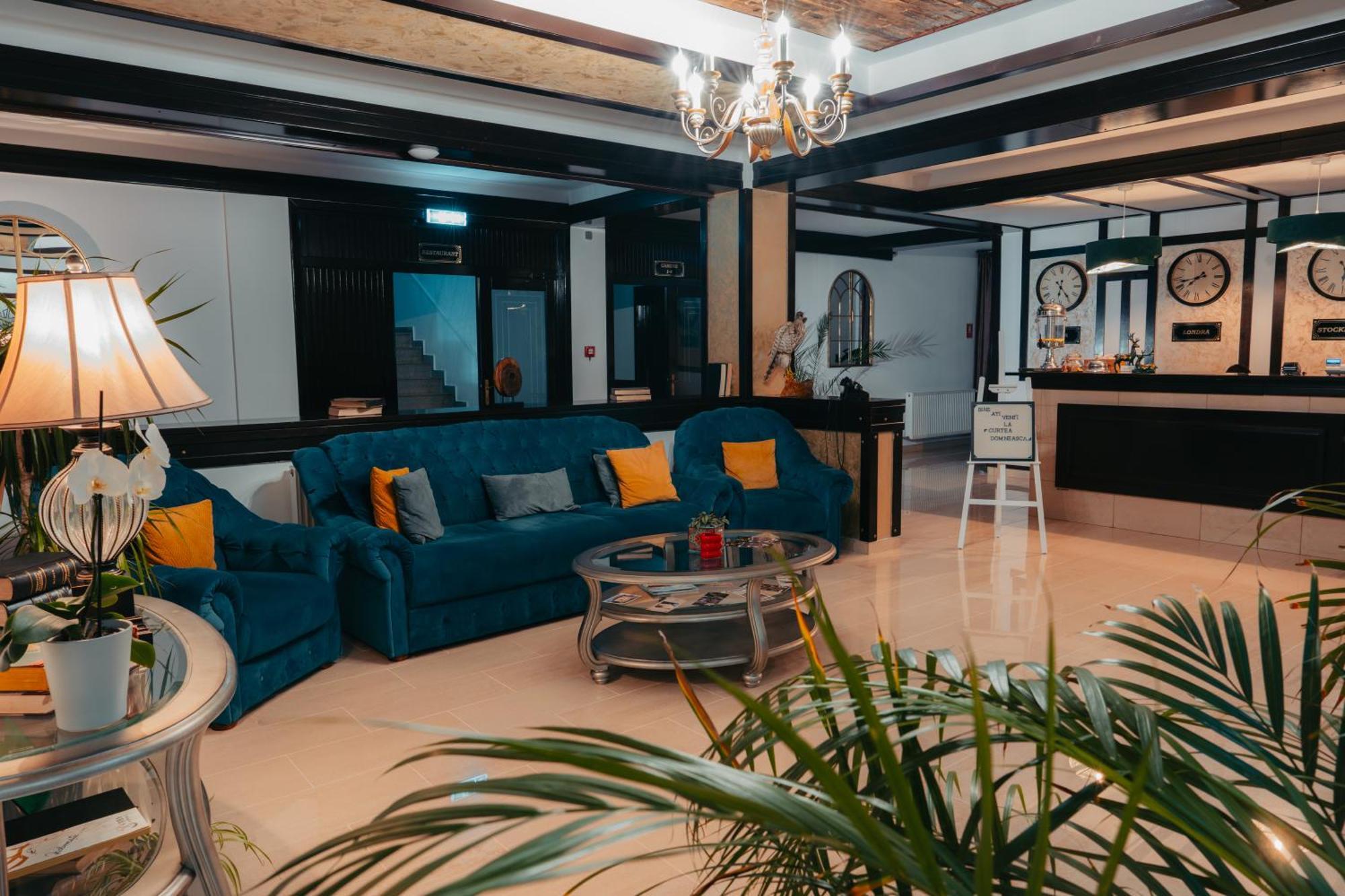 Curtea Domneasca Hotell Vaslui Exteriör bild